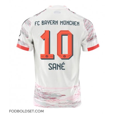 Bayern Munich Leroy Sane #10 Udebanetrøje 2025-26 Kortærmet Bayern Munich Leroy Sane #10 Udebanetrøje 2025-26 Kortærmet